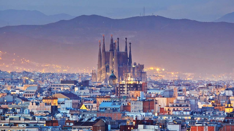 Barcelona: hotels and tourist apartments demand react better than expected