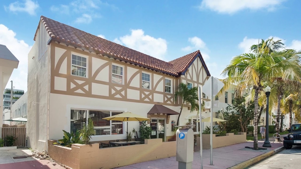South Beach hostel on Collins Avenue lists for $7M